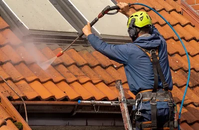 Démoussage et hydrofuge de toiture à Couvrelles